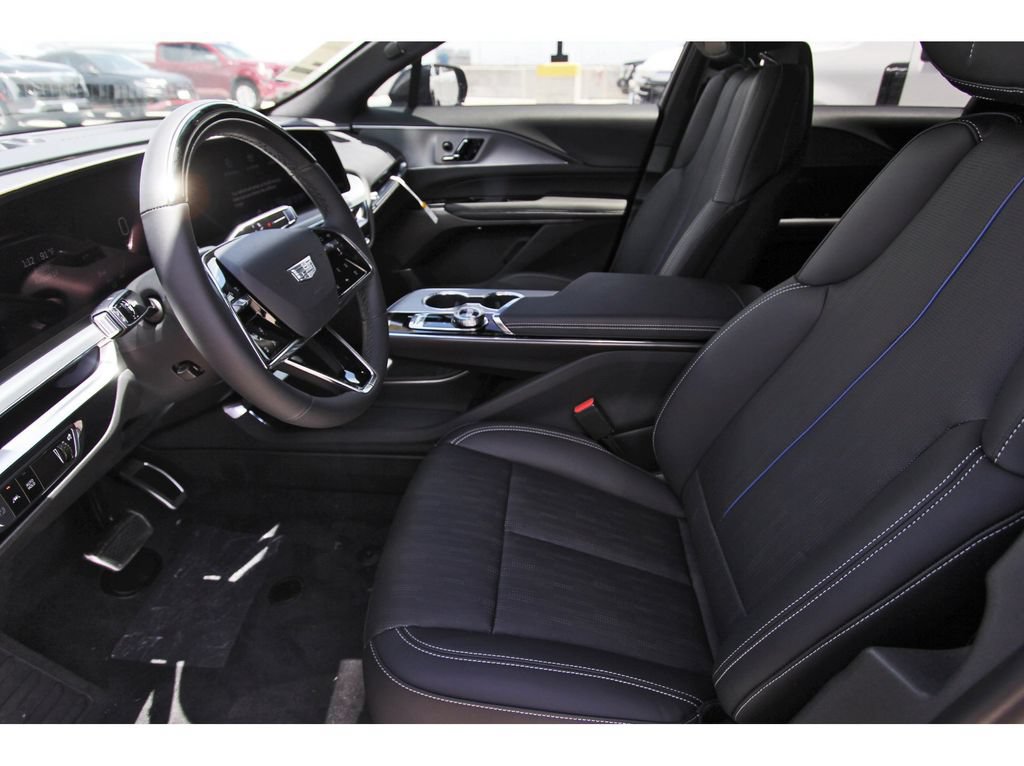 New 2027 Cadillac Lyriq Luxury AWD/4WD image 6