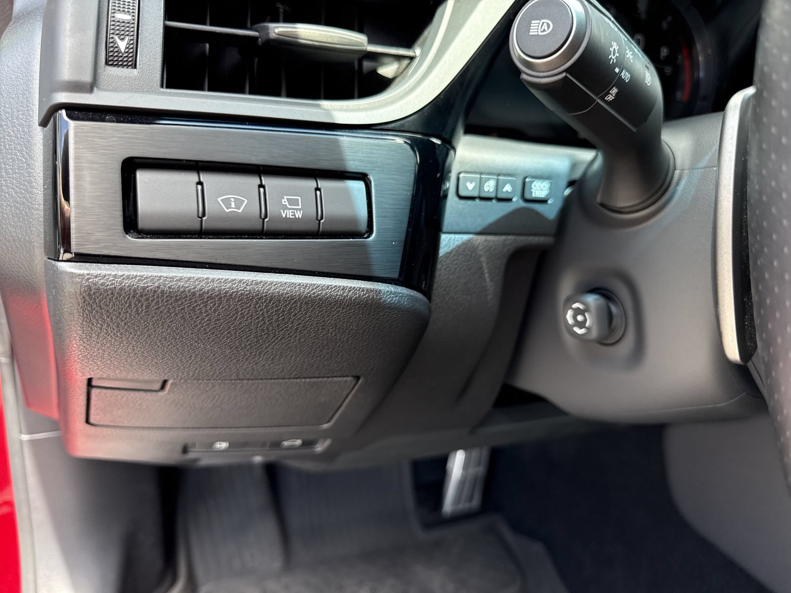 Used 2024 Lexus ES 350 F Sport w/ Accessory Package (Z2) FWD image 17
