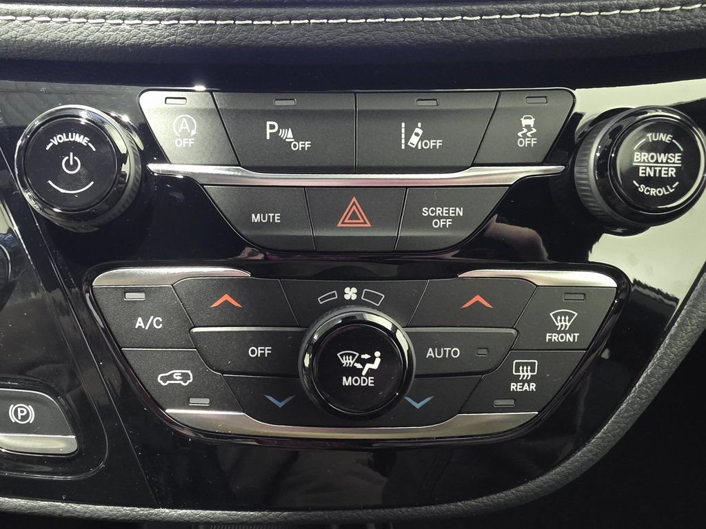 New 2026 Chrysler Pacifica Select FWD image 36