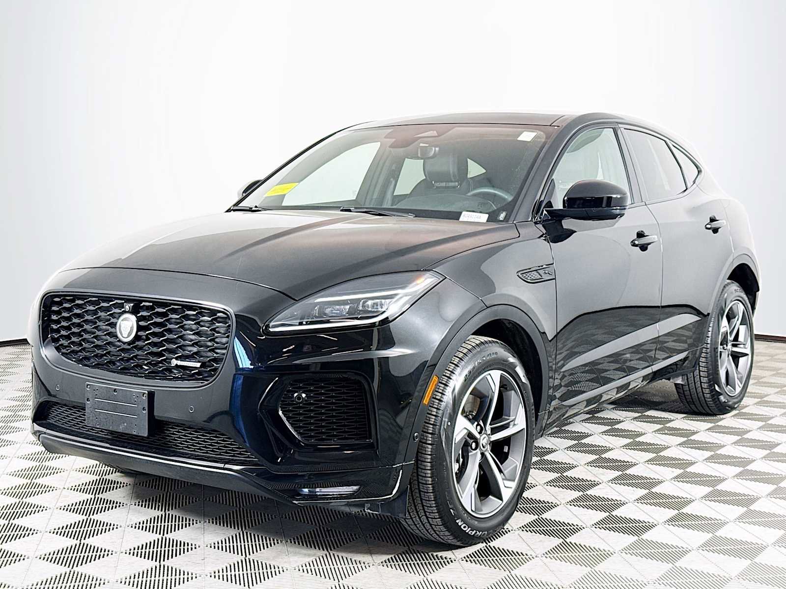 Used 2024 Jaguar E-PACE R-Dynamic SE image 1
