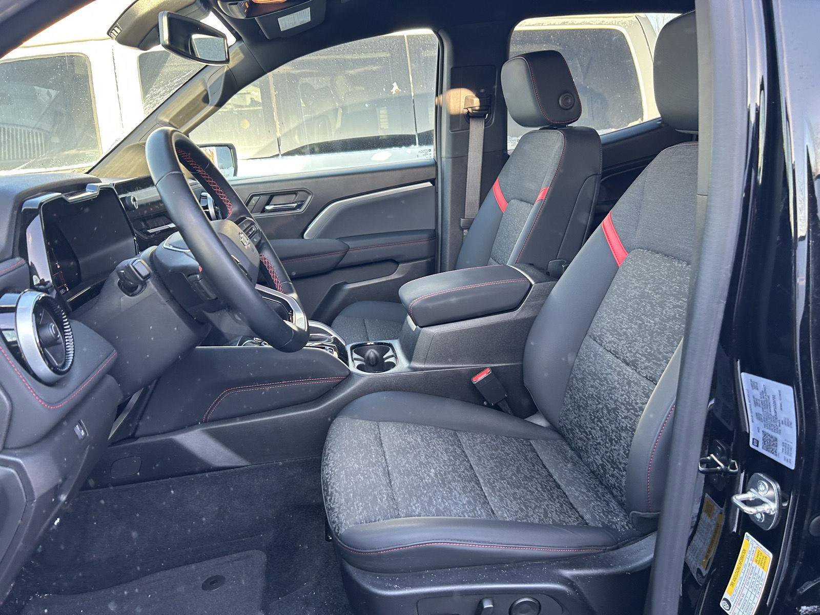 Used 2023 Chevrolet Colorado Z71 w/ Z71 Convenience Package 2 image 6