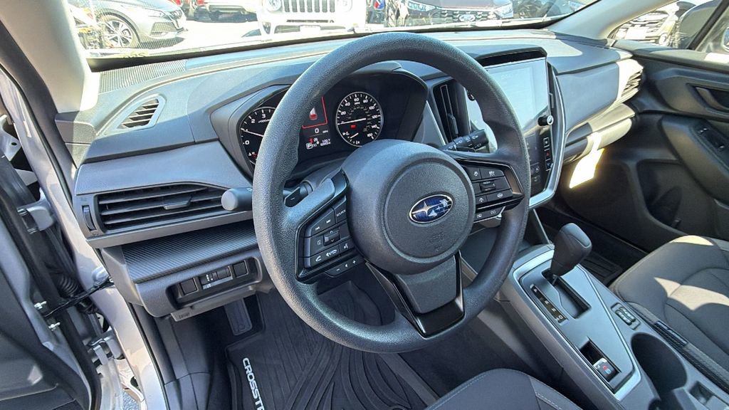 Used 2025 Subaru Crosstrek 2.0i Premium image 31