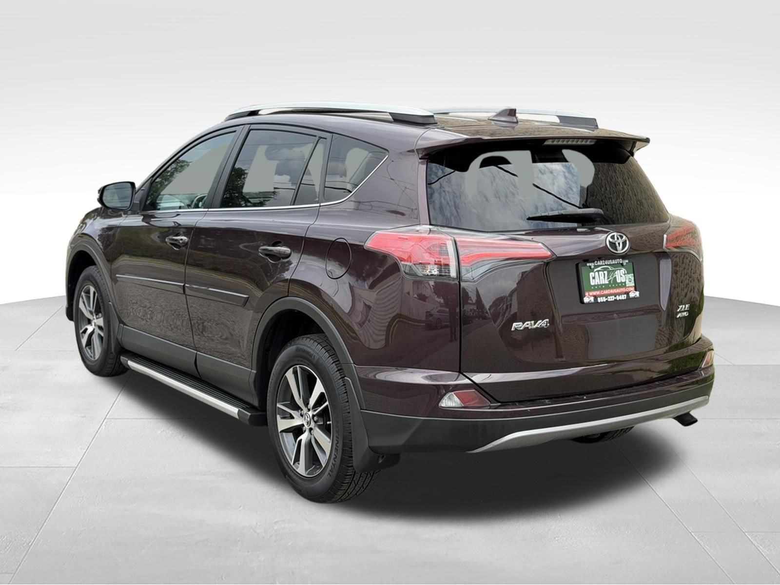 Used 2018 Toyota RAV4 XLE AWD/4WD image 7