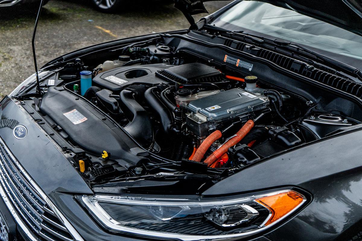 Used 2018 Ford Fusion Energi Titanium image 38