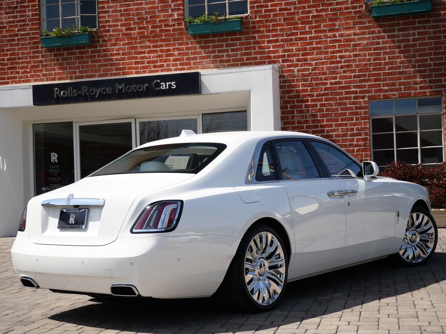 New 2026 Rolls-Royce Ghost image 2