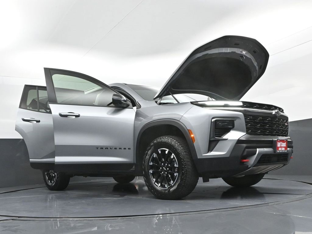 Used 2025 Chevrolet Traverse Z71 w/ Driver Confidence Package image 45