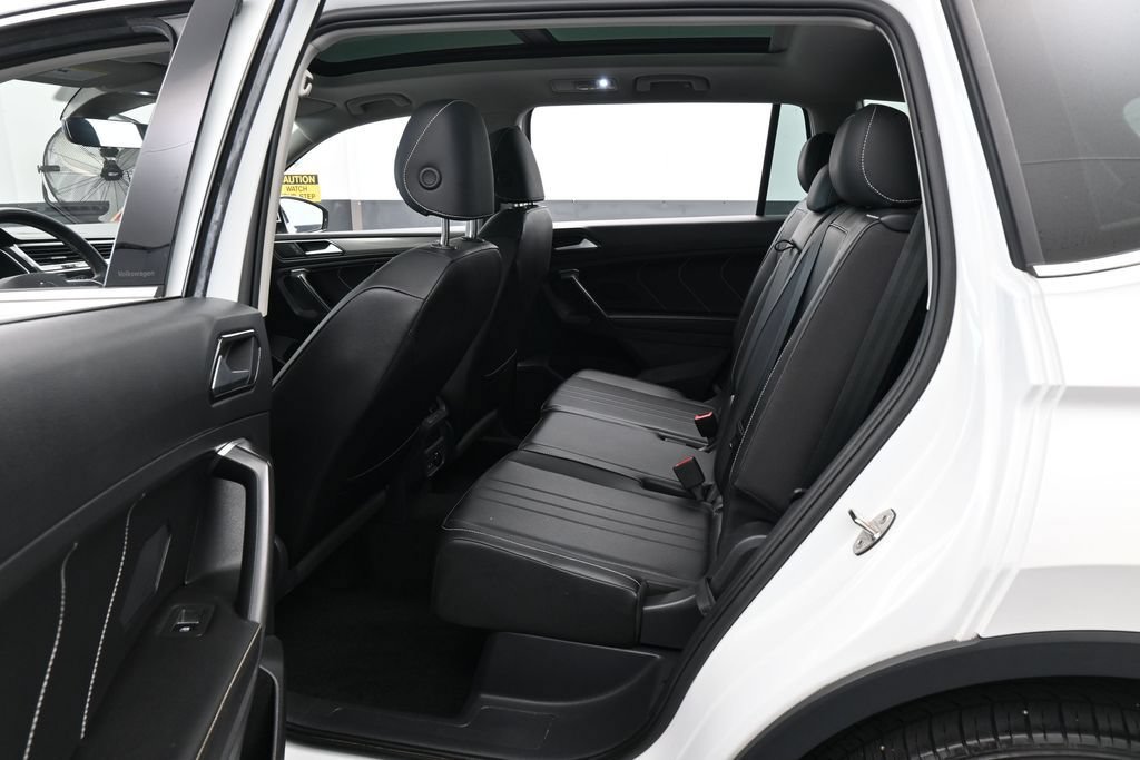 Used 2023 Volkswagen Tiguan SE FWD image 31