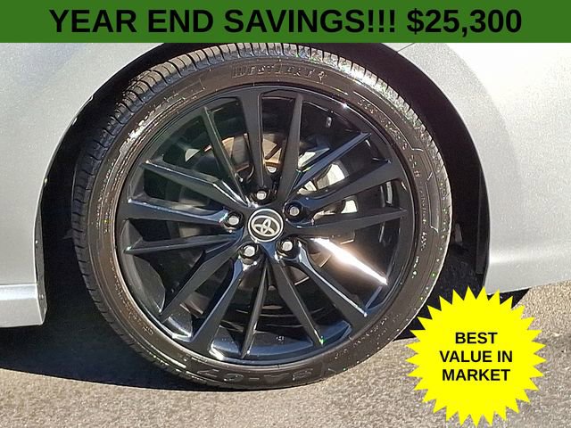 Used 2022 Toyota Camry XSE image 9