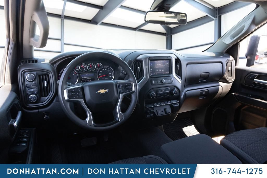 Used 2022 Chevrolet Silverado 2500 Custom w/ Custom Value Package AWD/4WD image 8