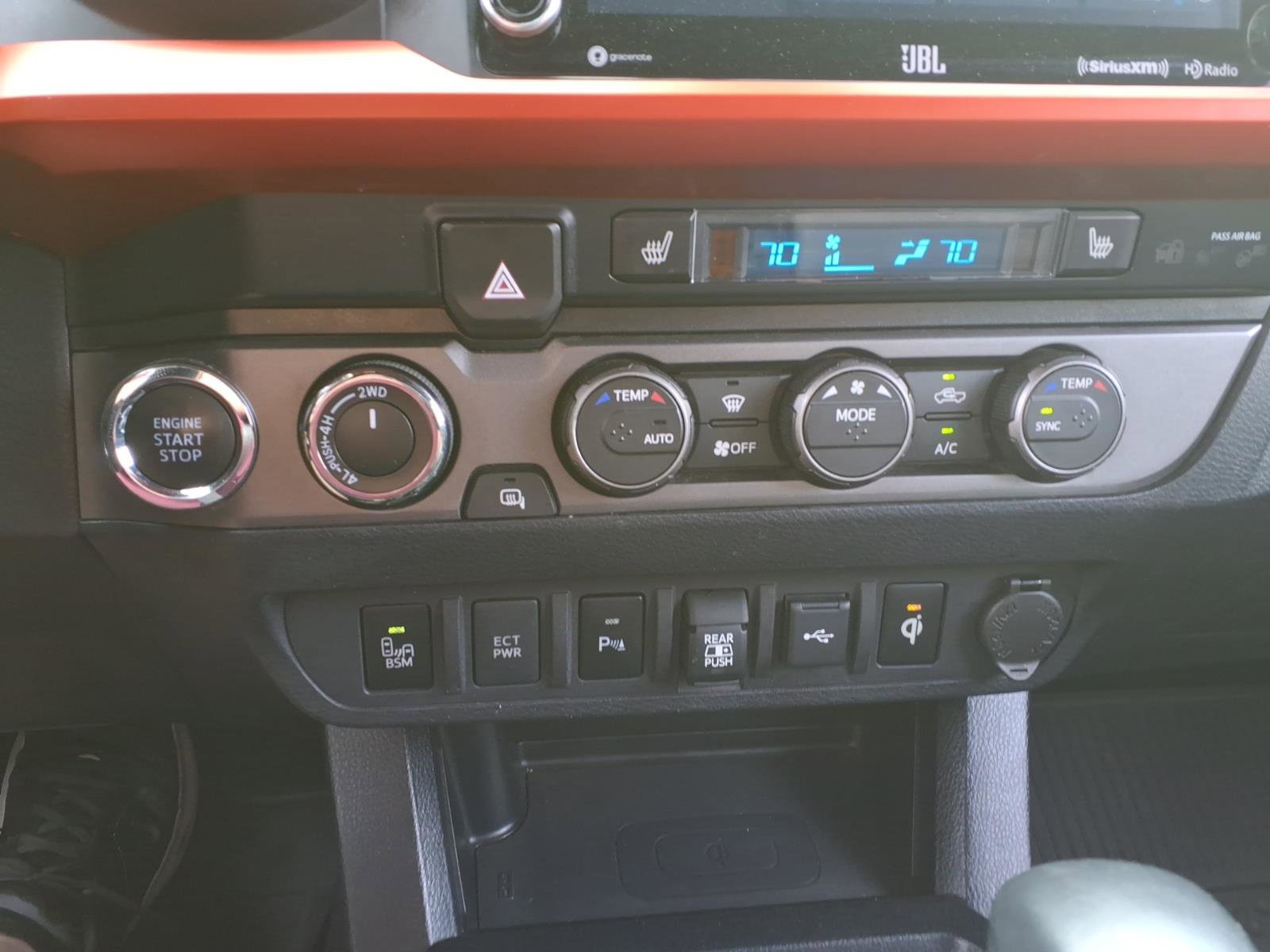 Used 2020 Toyota Tacoma TRD Off-Road w/ TRD Premium Off Road Package AWD/4WD image 37