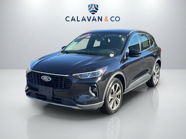 Used 2023 Ford Escape Platinum image 3