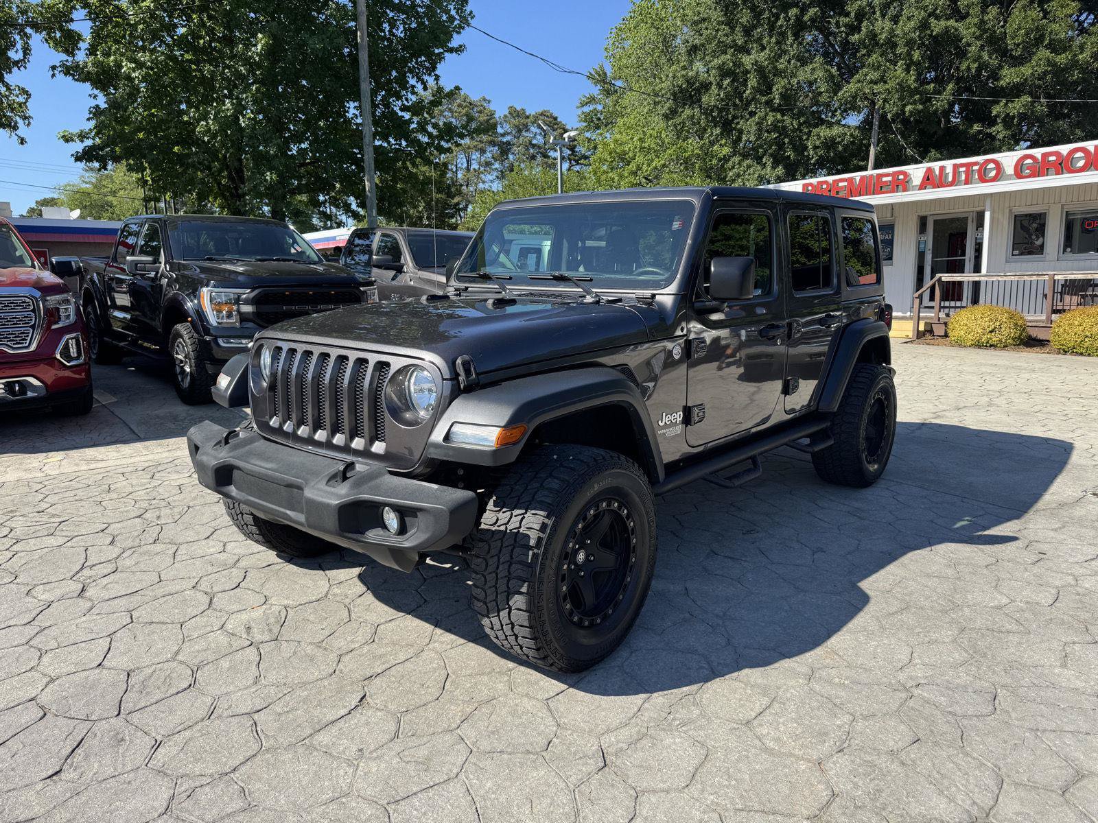 Used 2018 Jeep Wrangler Unlimited Sport AWD/4WD image 1