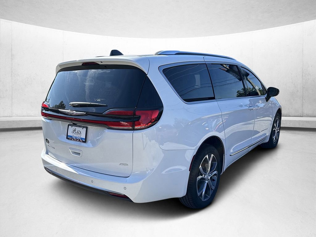 New 2026 Chrysler Pacifica Pinnacle image 3