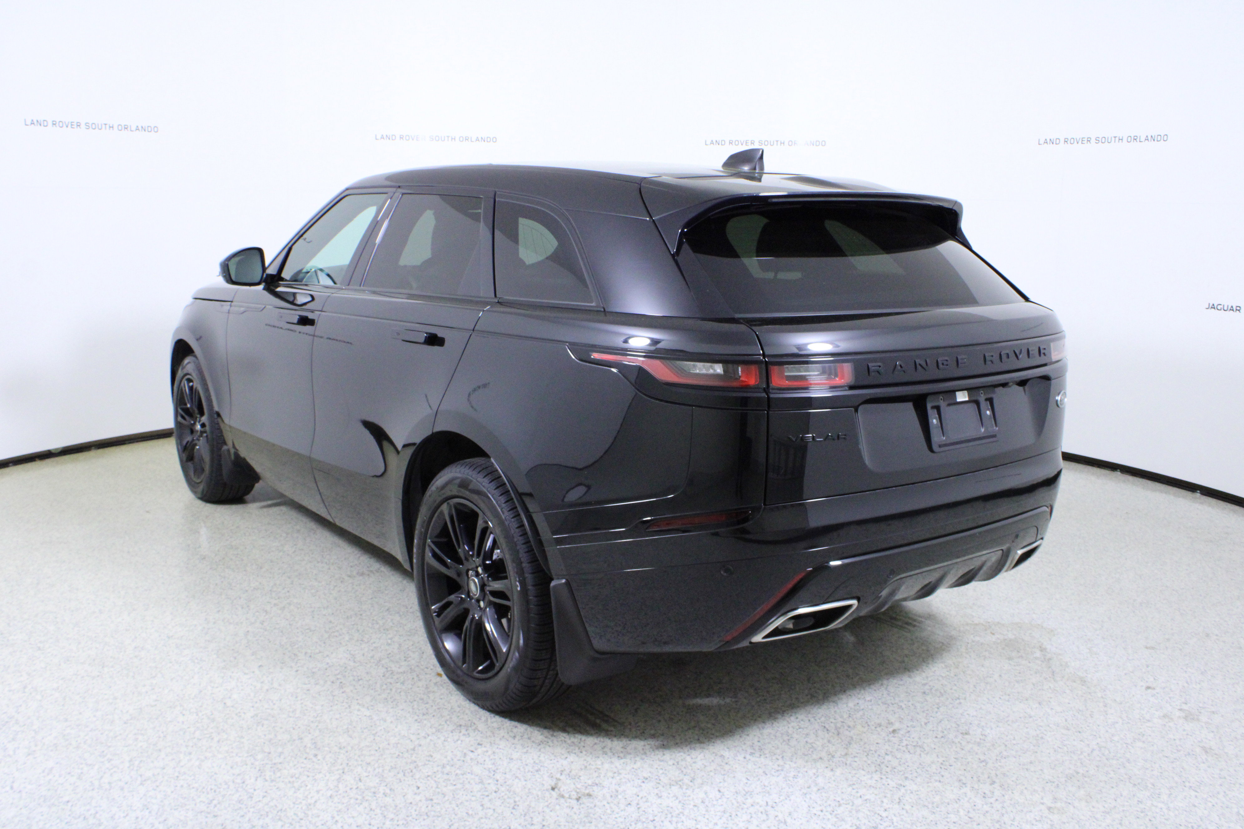 Used 2023 Land Rover Range Rover Velar R-Dynamic S image 5