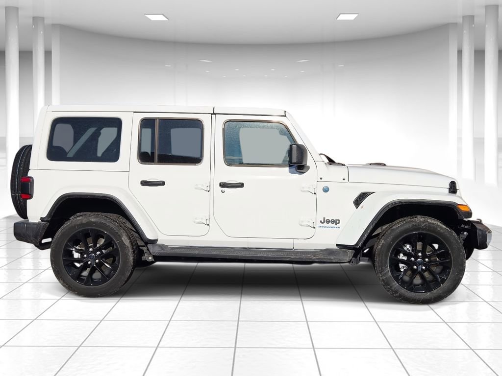 Used 2025 Jeep Wrangler Unlimited Sahara image 2