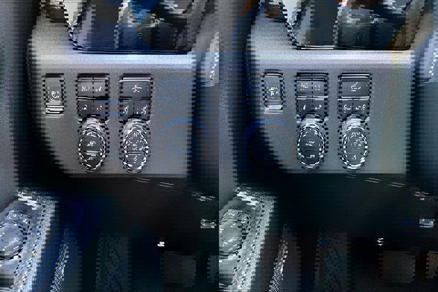 Certified 2024 Chevrolet Silverado 1500 LT Trail Boss w/ Convenience Package II image 27