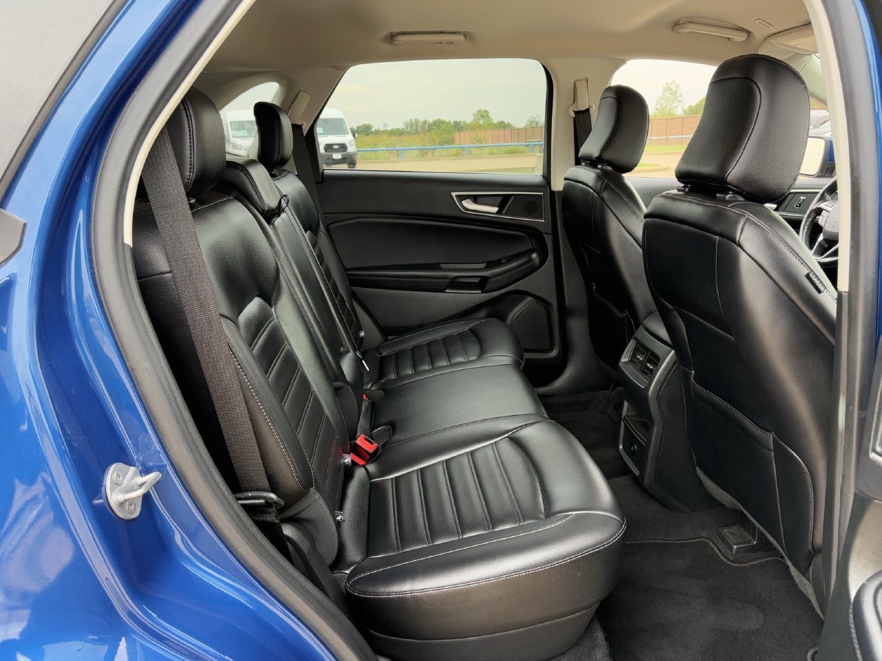 Used 2023 Ford Edge SEL AWD/4WD image 29