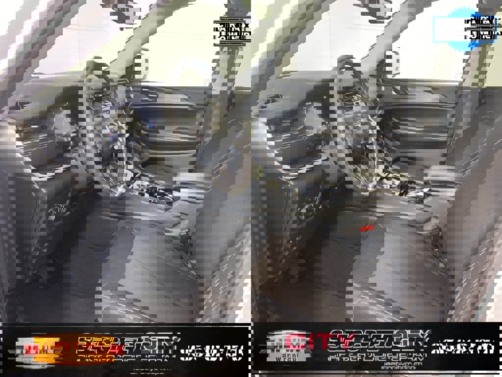 Used 2023 Jeep Grand Cherokee Laredo image 11