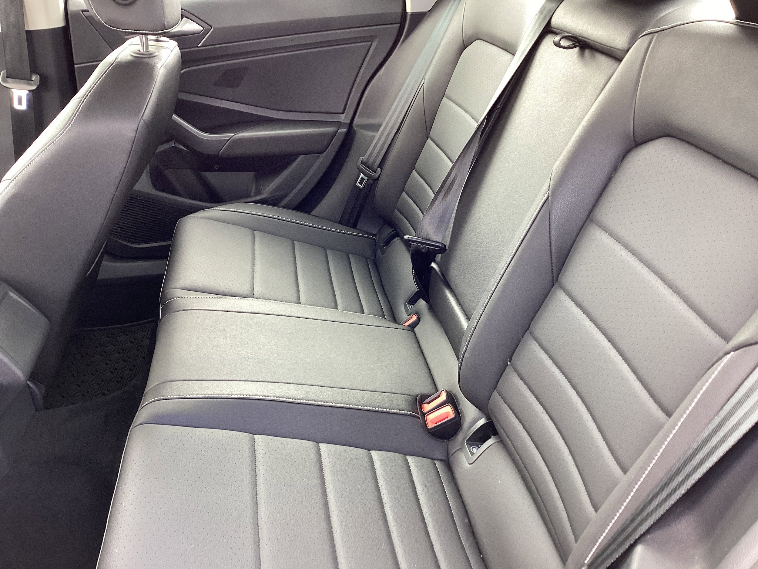 Used 2024 Volkswagen Jetta SE FWD image 13