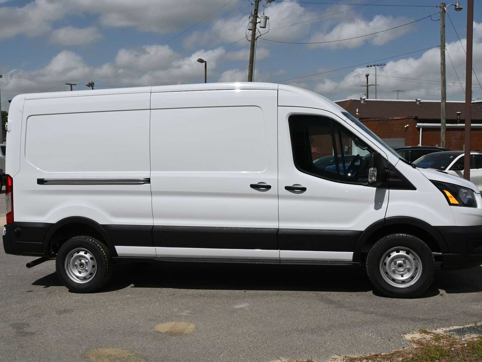 New 2025 Ford Transit 250 148 Medium Roof image 9