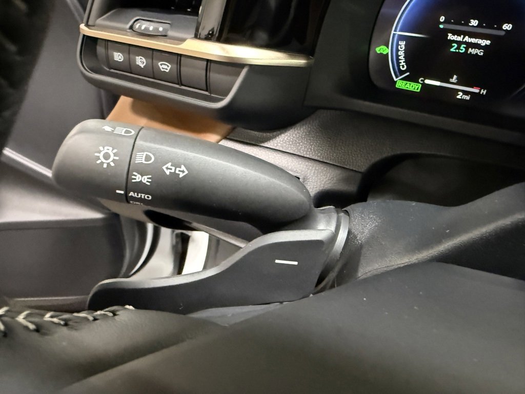 New 2025 Toyota Crown Signia Limited image 33