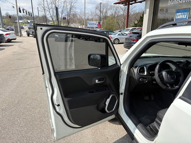 Used 2021 Jeep Renegade Latitude AWD/4WD image 7