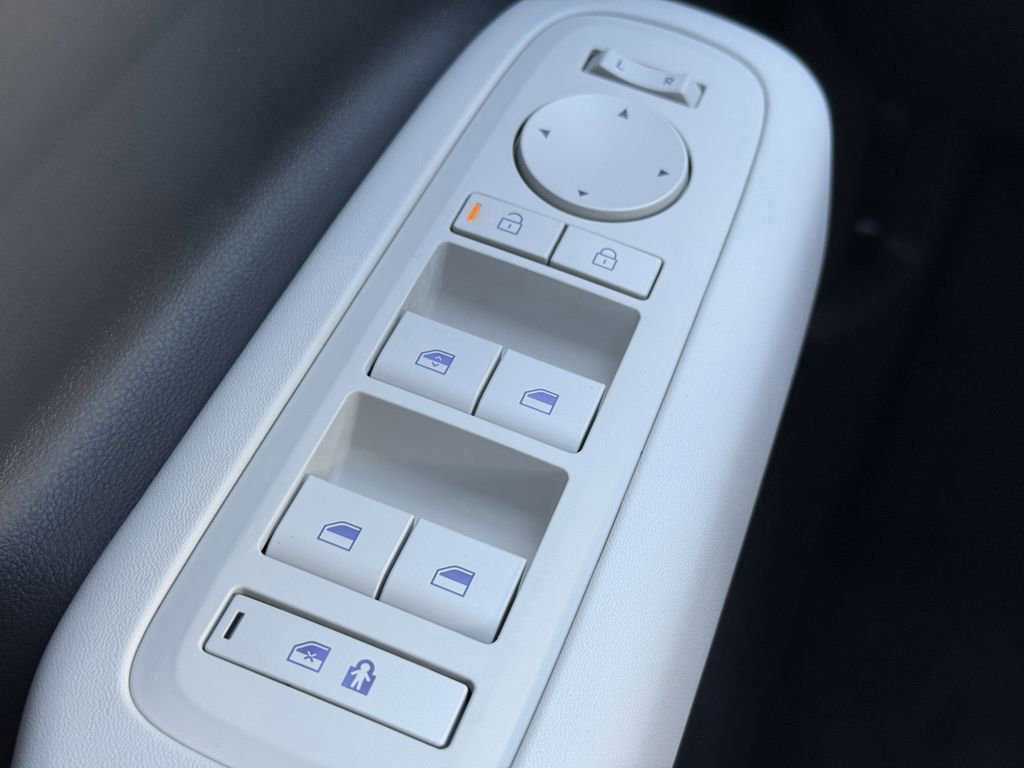 New 2026 Hyundai Santa Fe SE FWD image 21