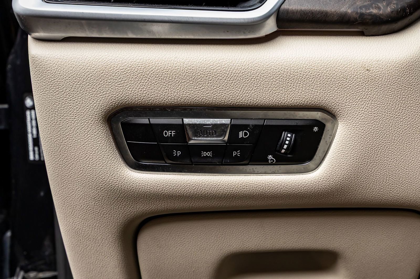 Used 2022 BMW X5 xDrive40i w/ Executive Package image 17