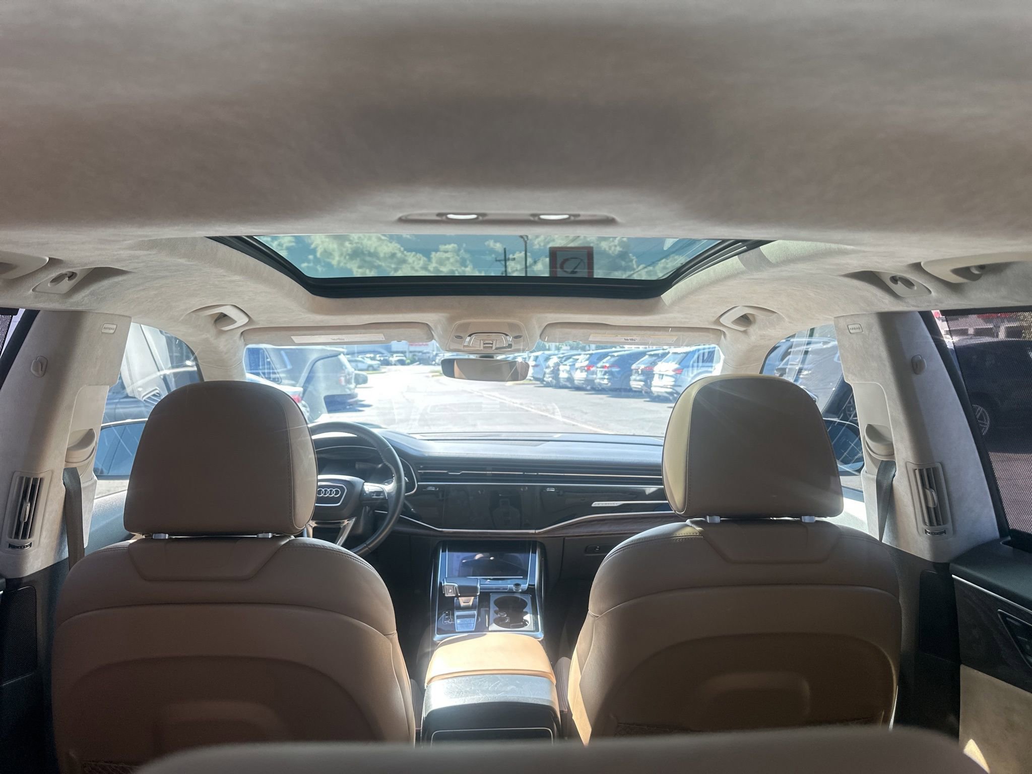 Used 2020 Audi Q8 Prestige w/ Prestige Package image 18