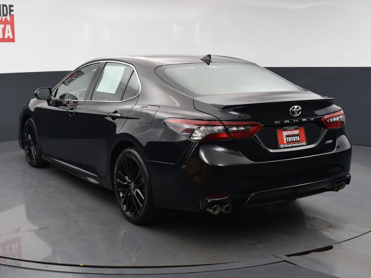 Used 2024 Toyota Camry XSE FWD image 3