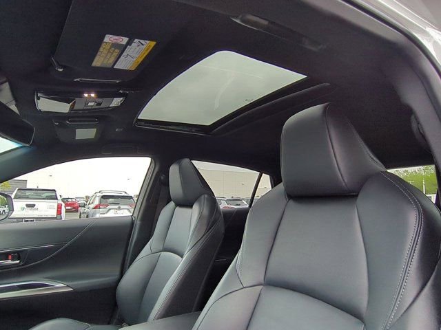 Certified 2023 Toyota Venza XLE AWD/4WD image 10