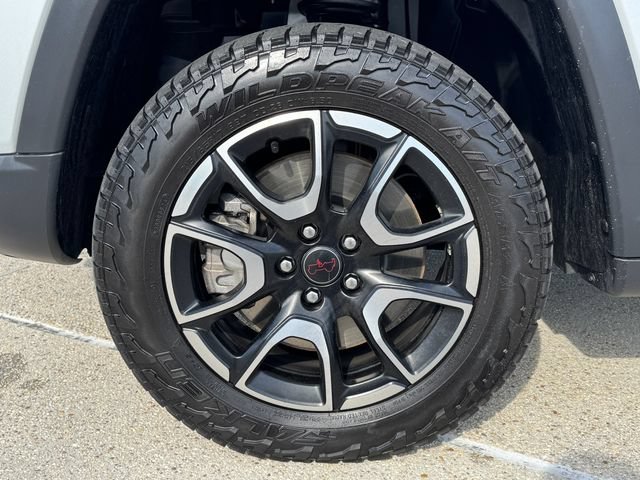 Used 2025 Jeep Compass Trailhawk AWD/4WD image 13