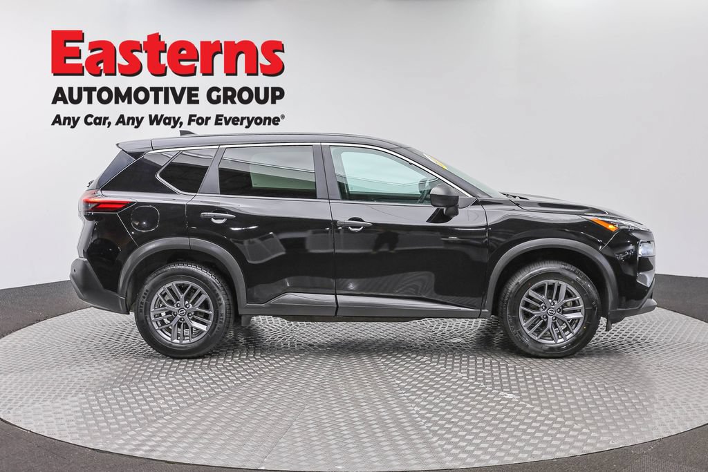 Used 2023 Nissan Rogue S AWD/4WD image 4