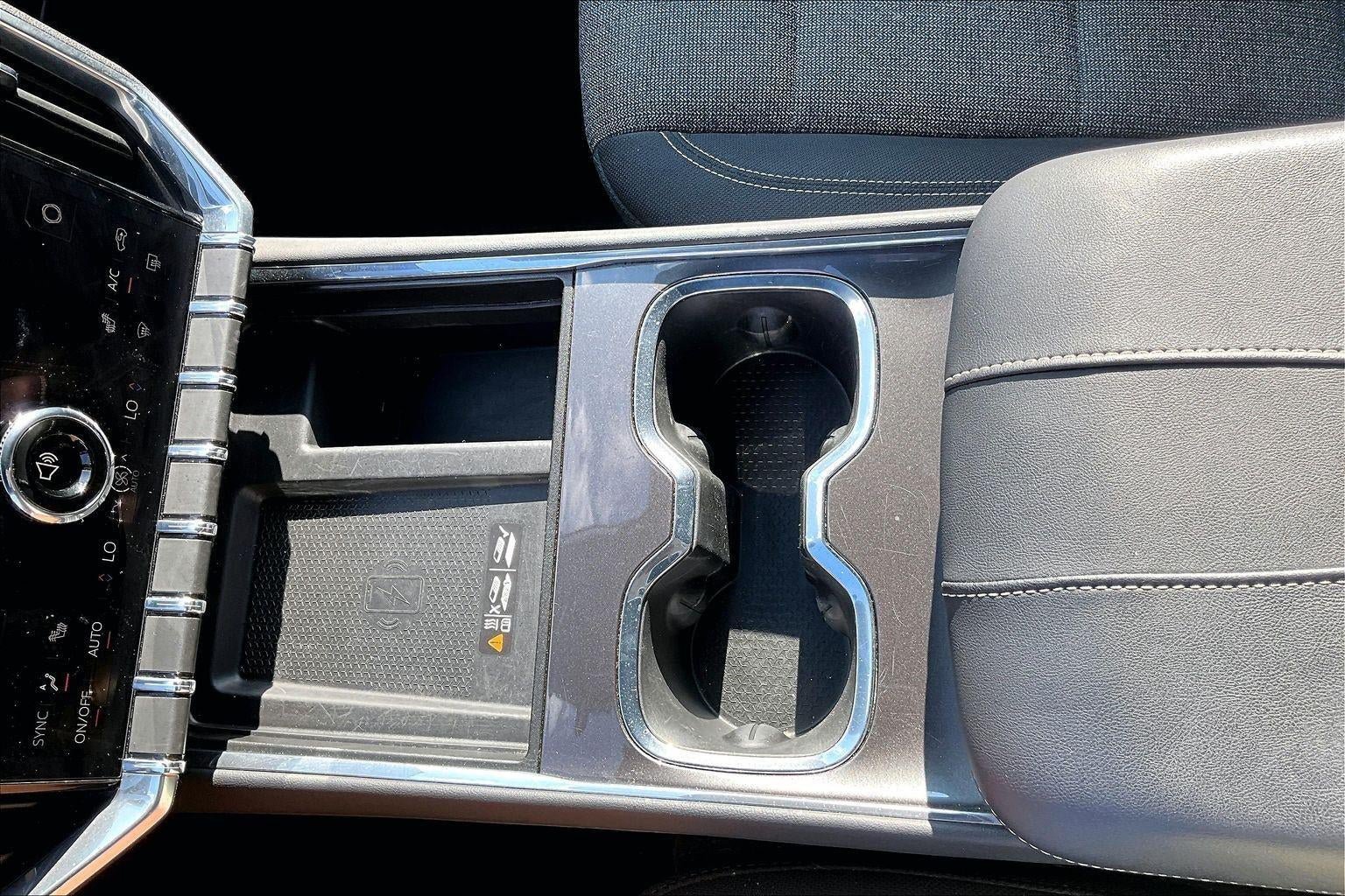 Used 2025 GMC Acadia Elevation AWD/4WD image 18