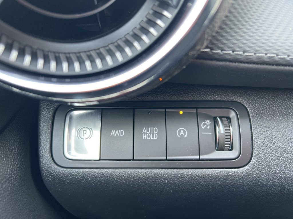 New 2026 Chevrolet Equinox LT w/ Convenience Package II image 15