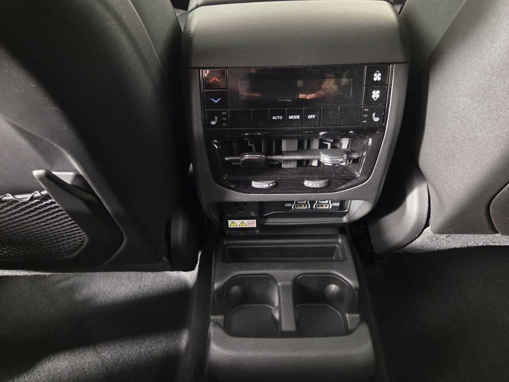 Certified 2025 Jeep Grand Cherokee L Limited AWD/4WD image 28