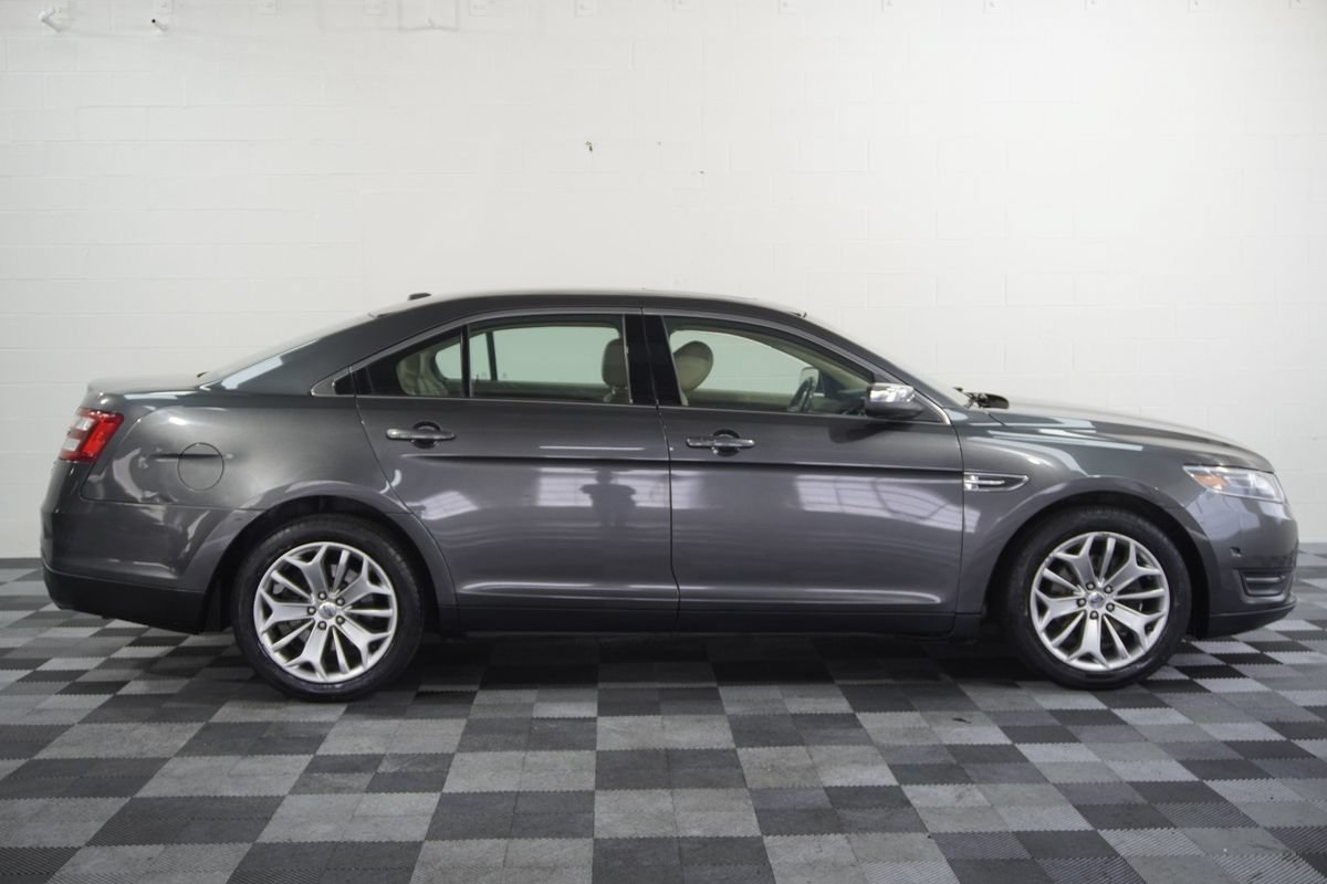 Used 2018 Ford Taurus Limited w/ Driver Assist Package AWD/4WD image 7