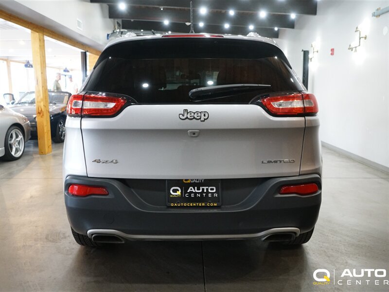 Used 2017 Jeep Cherokee Limited AWD/4WD image 5