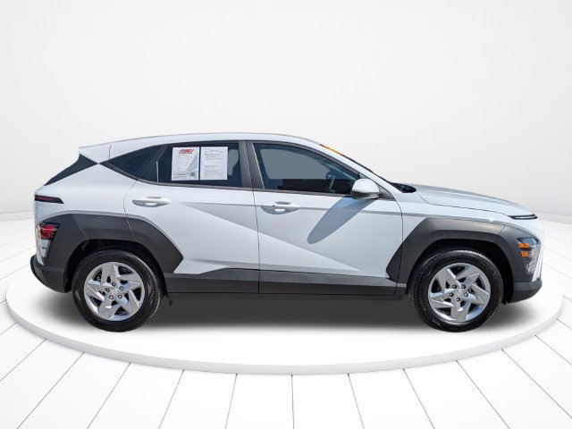 Used 2025 Hyundai Kona SE FWD image 3