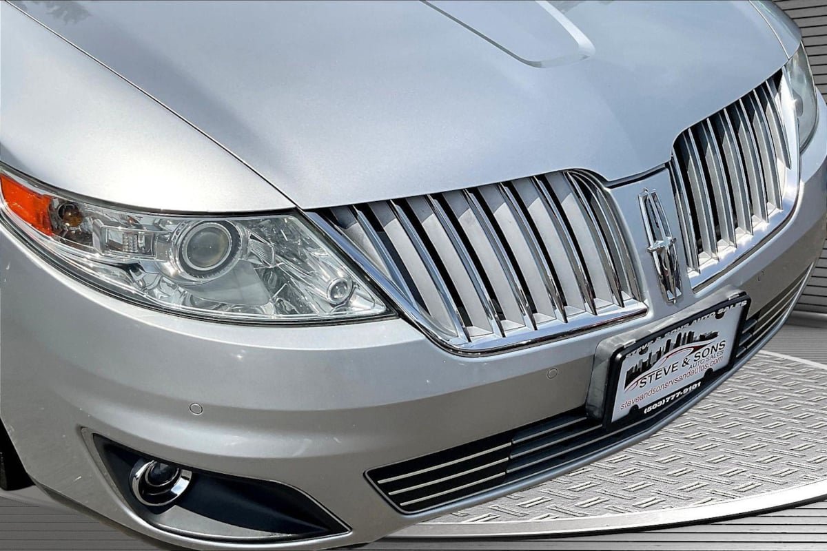 Used 2010 Lincoln MKS FWD image 30