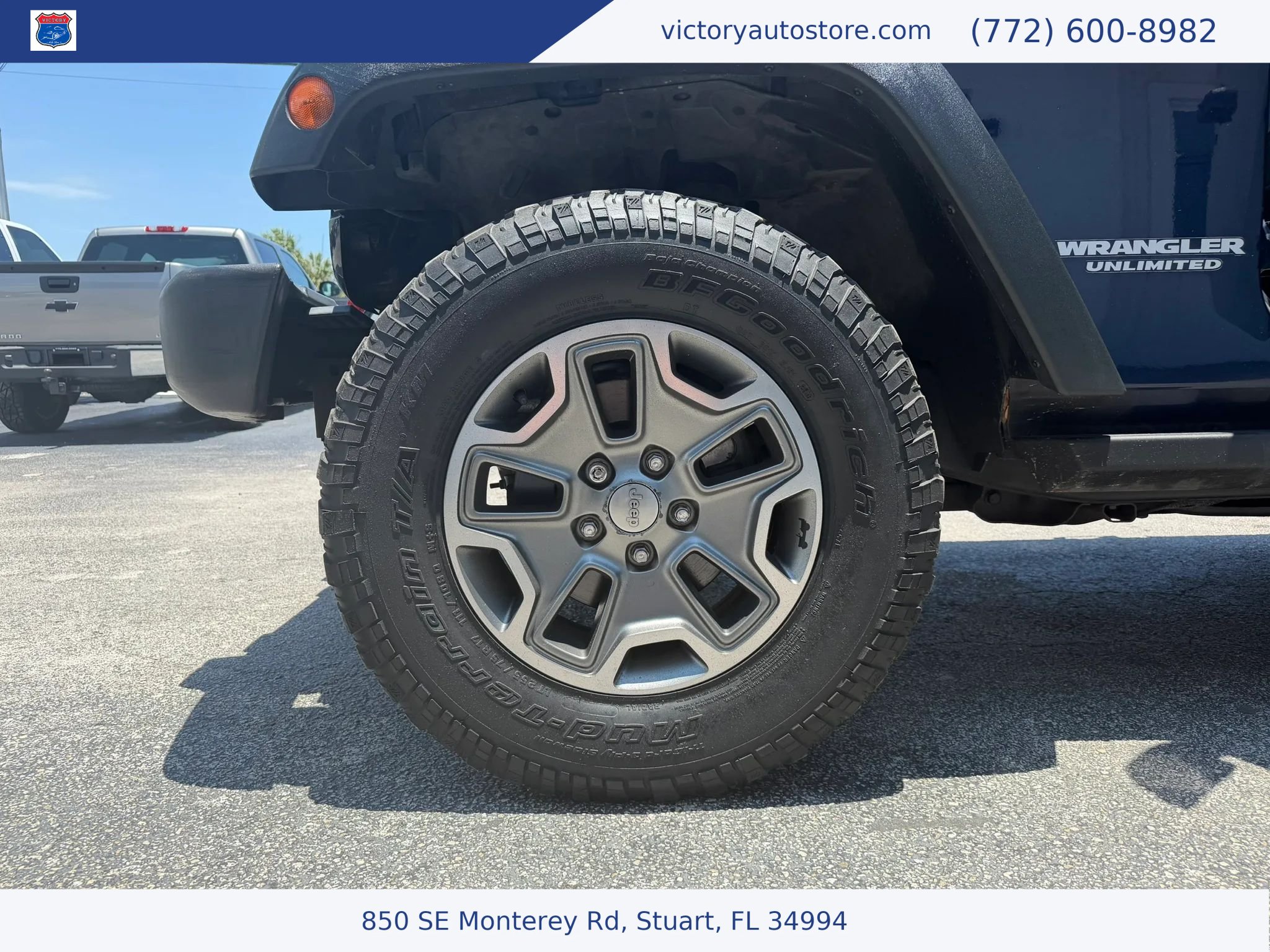 Used 2013 Jeep Wrangler Unlimited Rubicon w/ Connectivity Group AWD/4WD image 9
