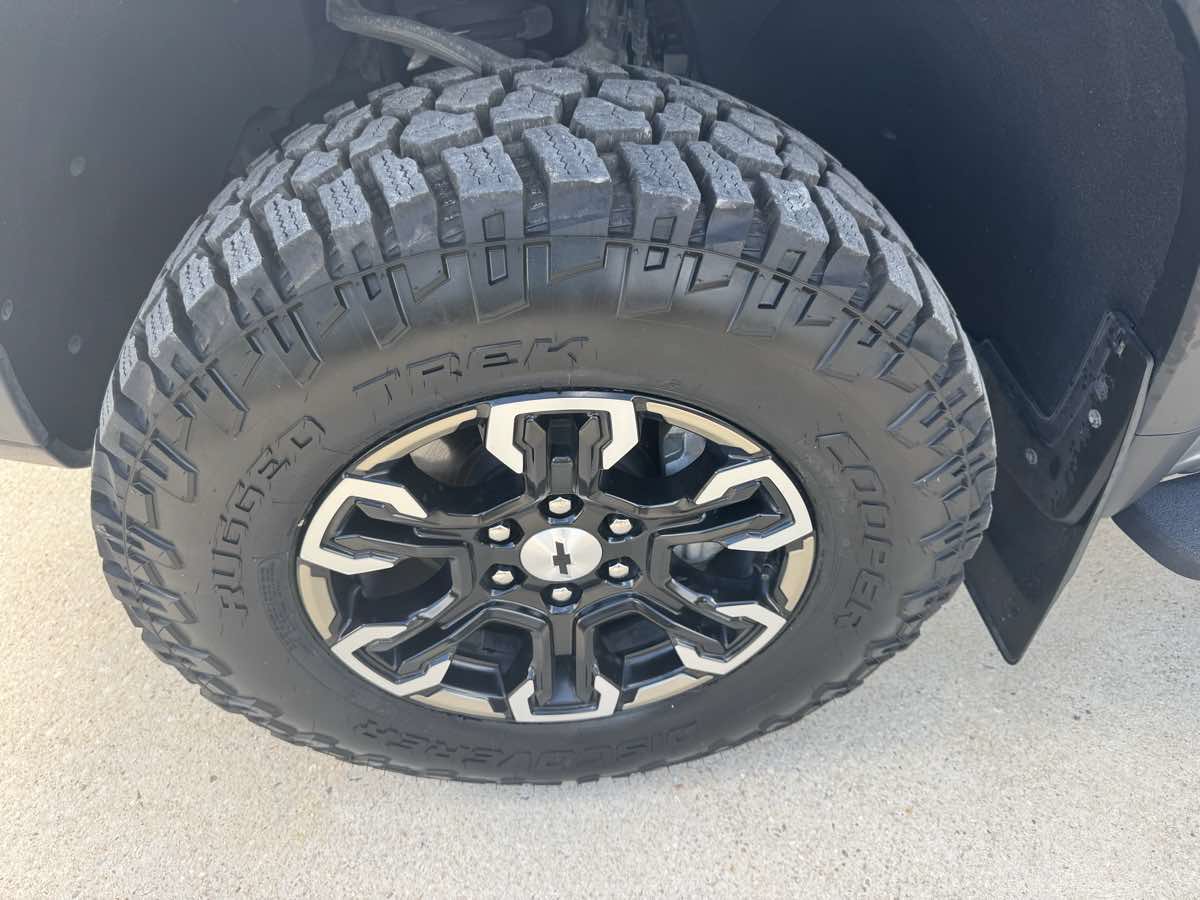 Used 2023 Chevrolet Silverado 1500 ZR2 AWD/4WD image 33