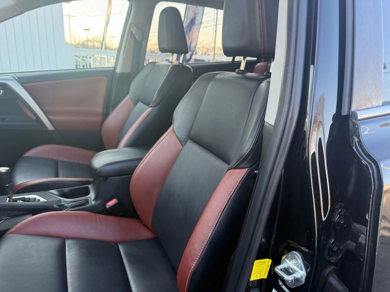 Used 2014 Toyota RAV4 Limited image 15