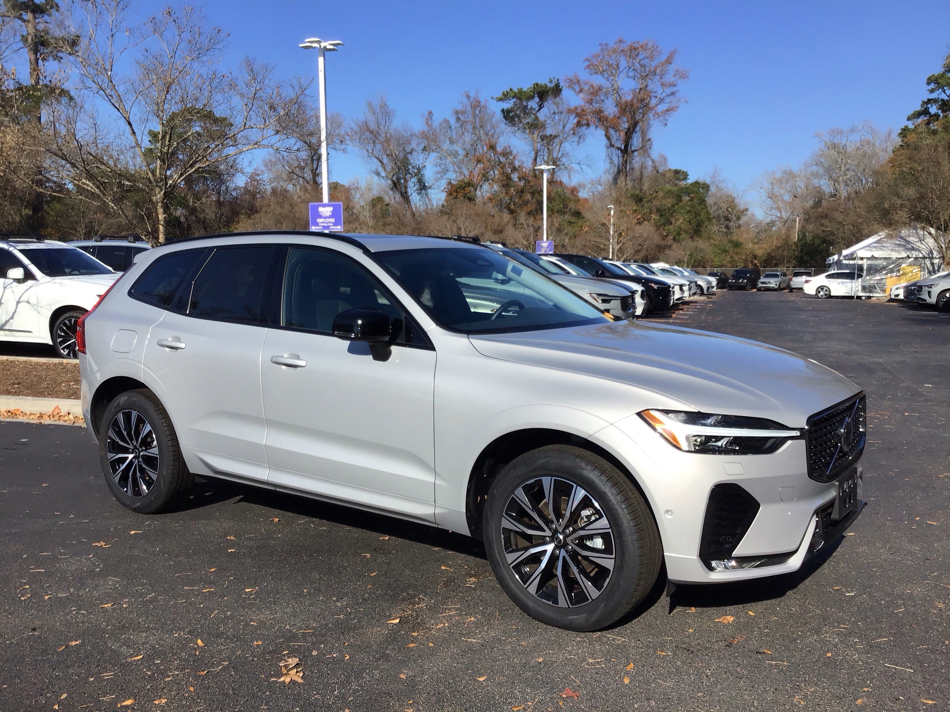 Certified 2025 Volvo XC60 B5 Plus image 36