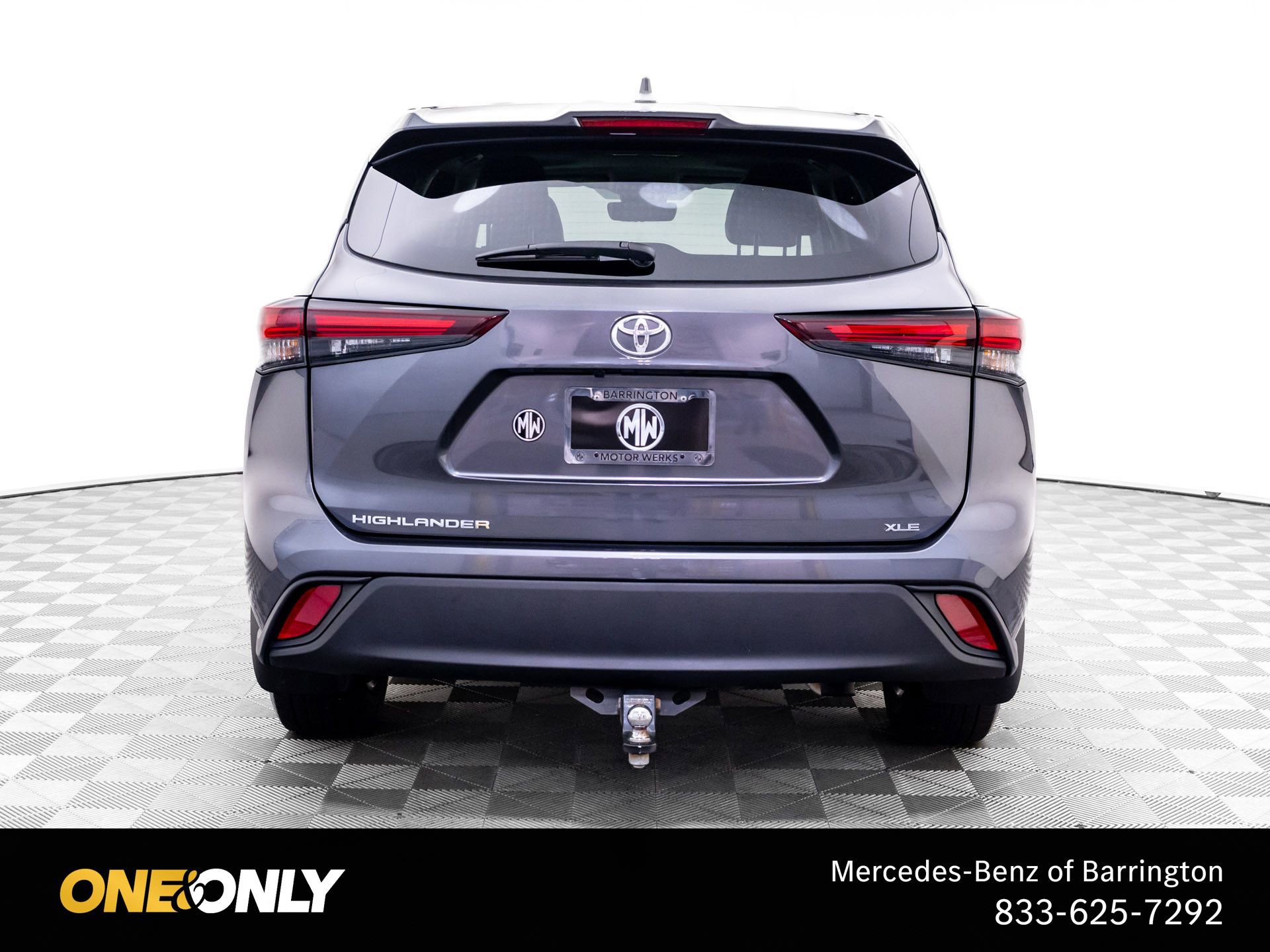 Used 2024 Toyota Highlander XLE FWD image 4