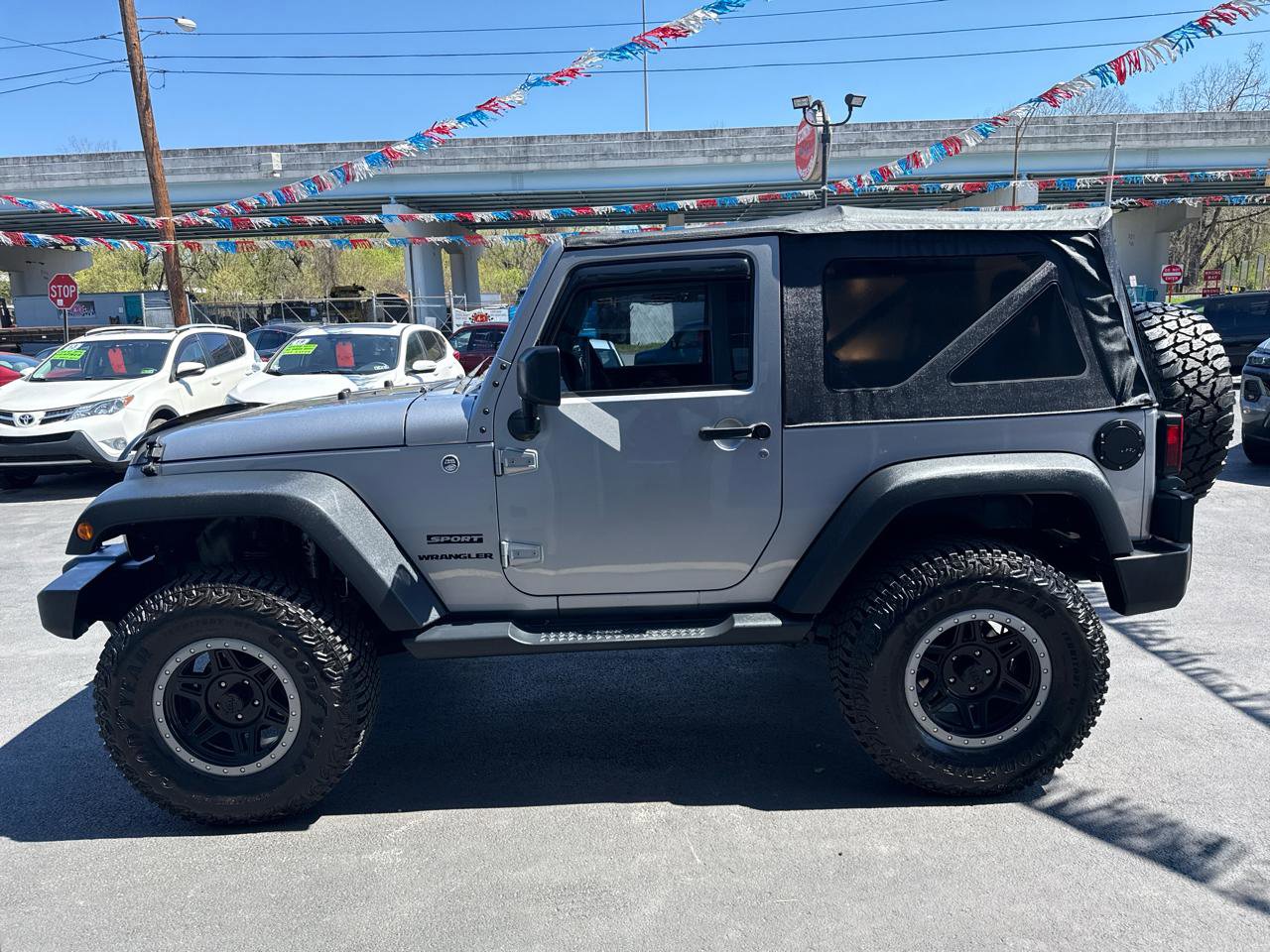 Used 2015 Jeep Wrangler Sport AWD/4WD image 7