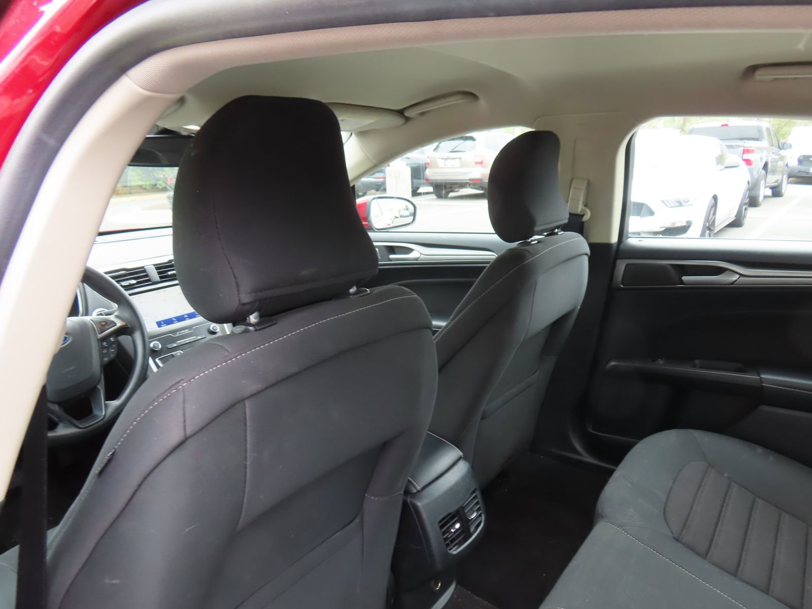 Used 2019 Ford Fusion SE image 29