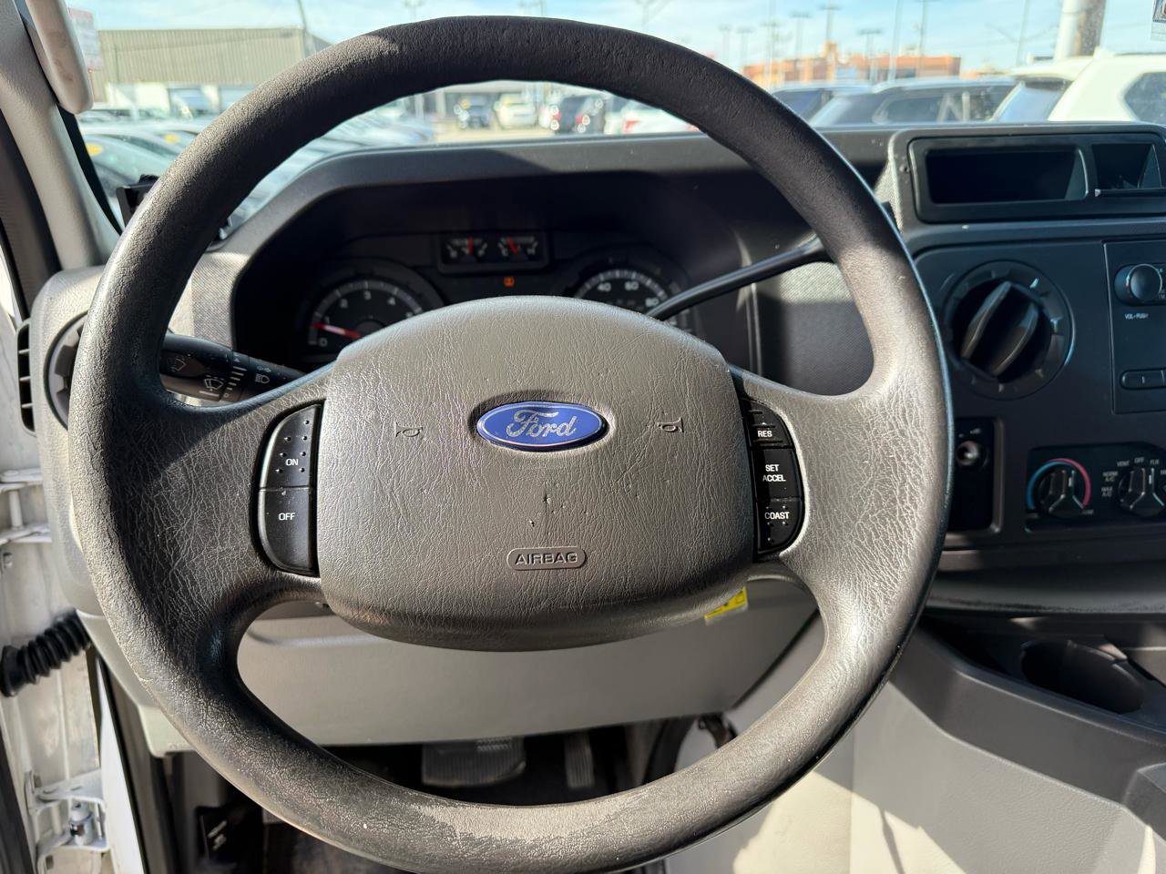 Used 2009 Ford E-150 and Econoline 150 E-150 RWD image 12