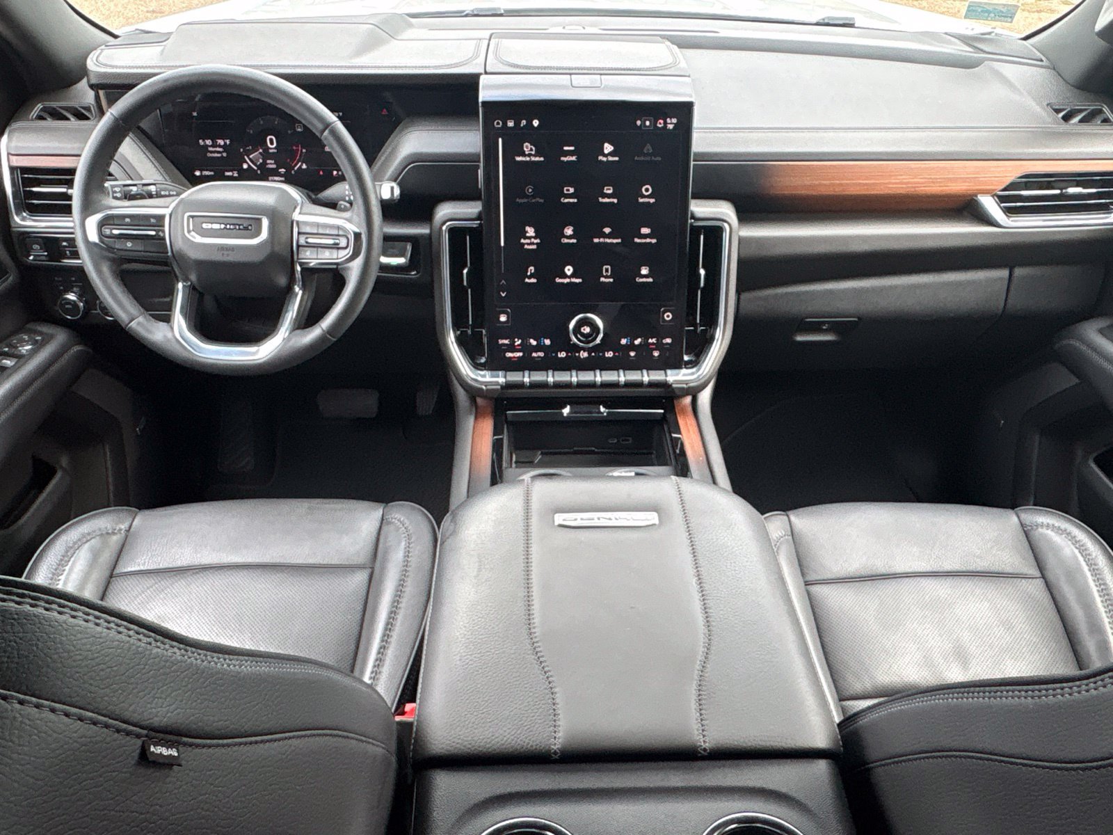 Used 2025 GMC Yukon Denali w/ Sun & Power Step Package AWD/4WD image 29