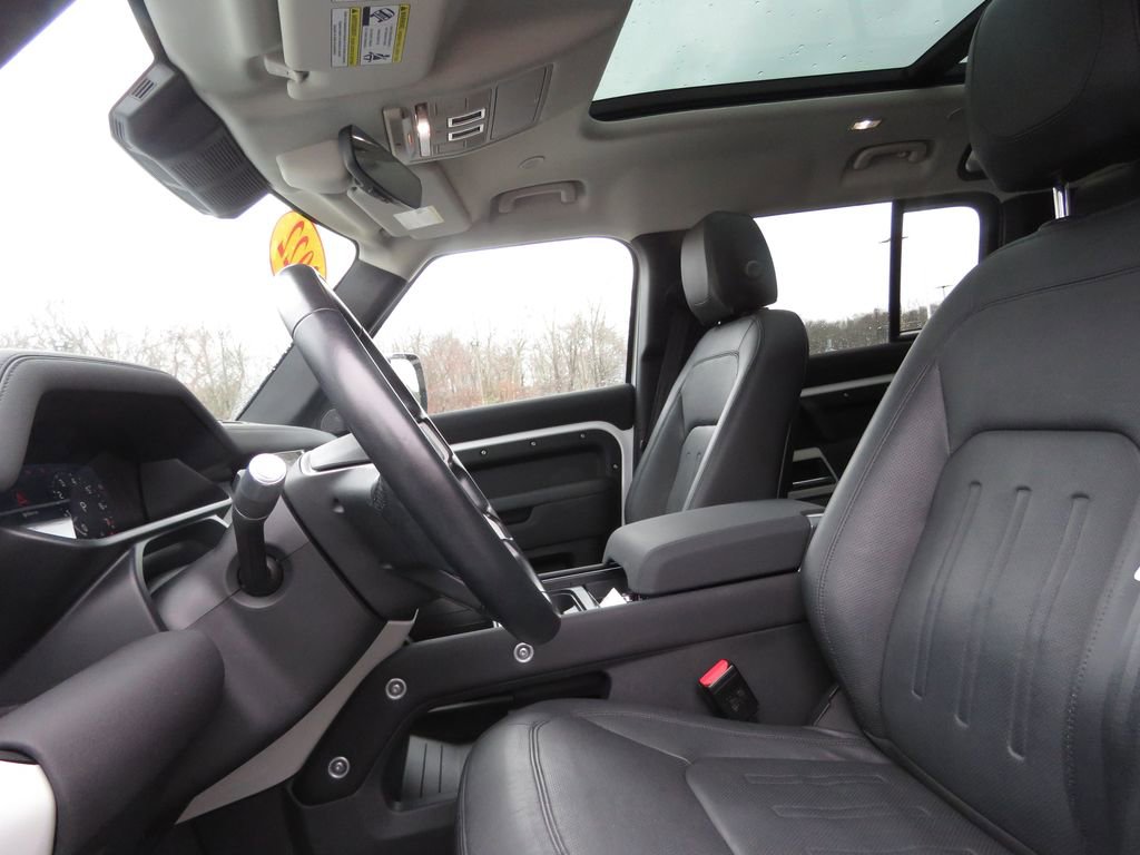 Used 2022 Land Rover Defender 110 SE image 10